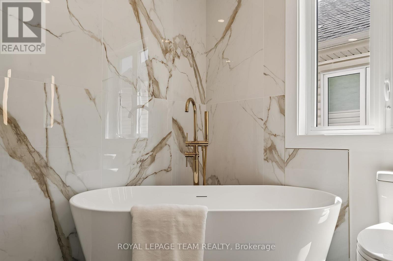 28 Borealis Crescent, Ottawa, ON - Indoor Photo Showing Bathroom