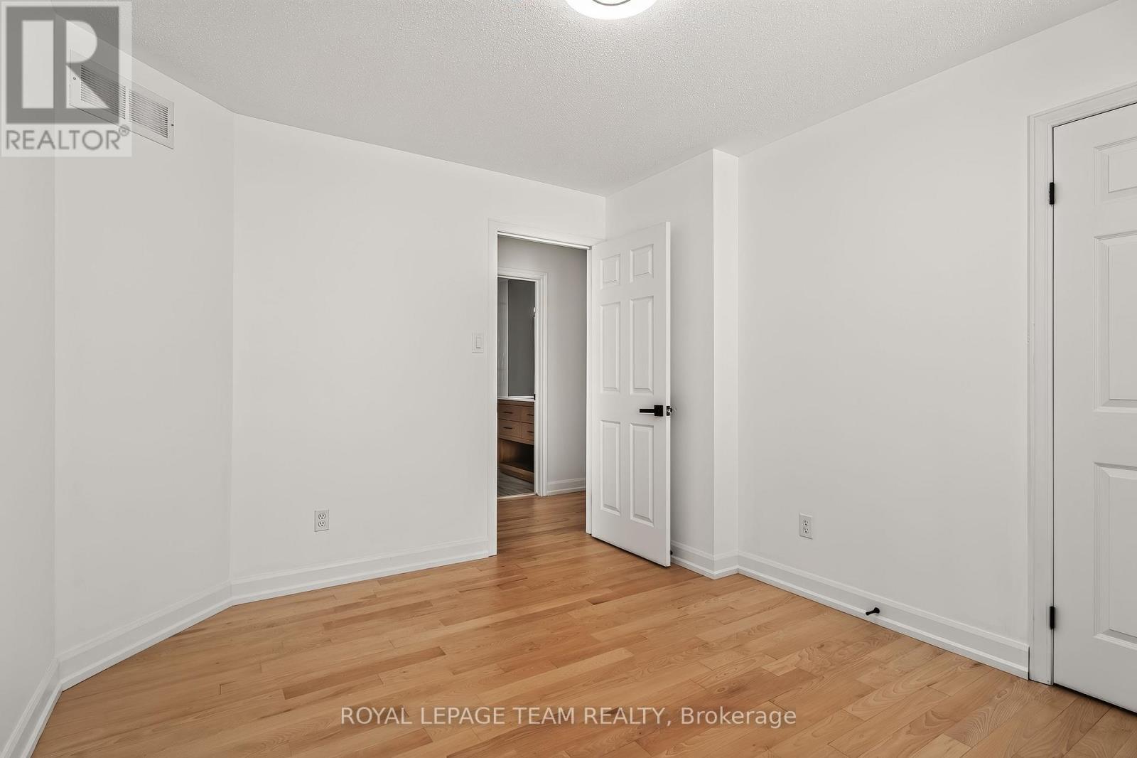 28 Borealis Crescent, Ottawa, ON - Indoor Photo Showing Other Room