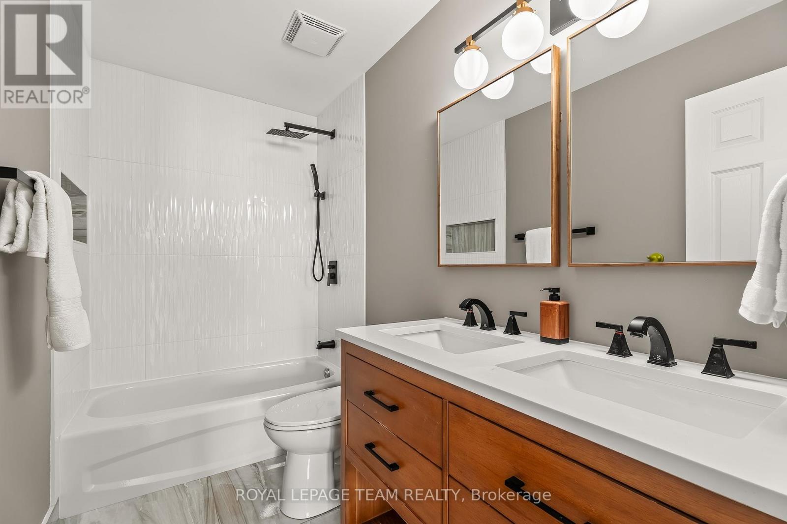 28 Borealis Crescent, Ottawa, ON - Indoor Photo Showing Bathroom