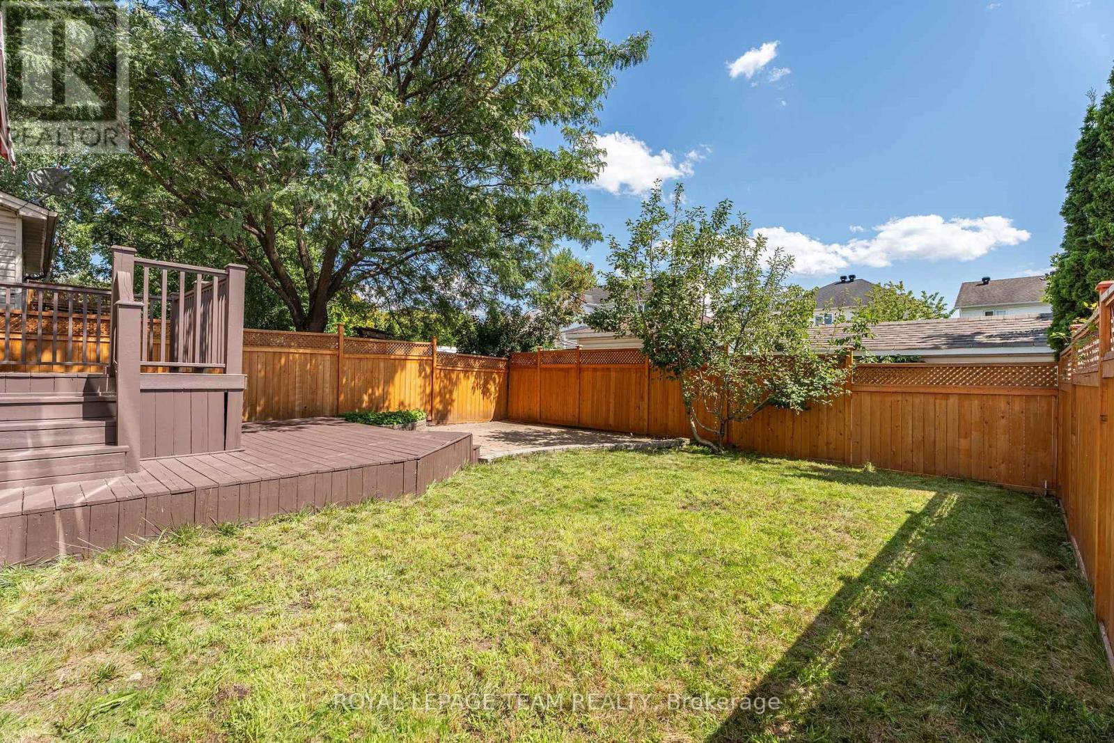 28 Borealis Crescent, Ottawa, ON - Outdoor With Backyard