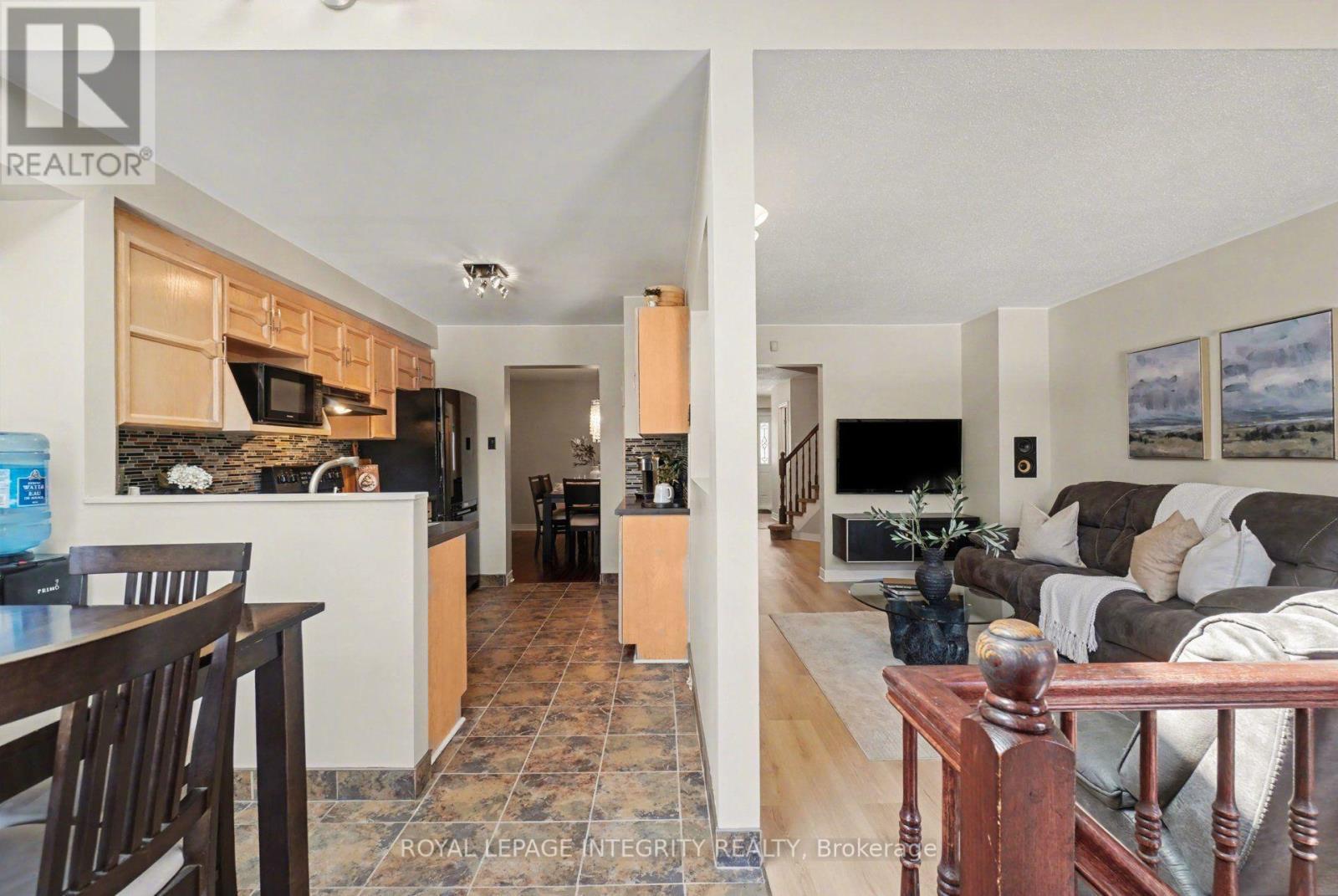 52 Blackdome Crescent, Ottawa, ON - Indoor Photo Showing Kitchen