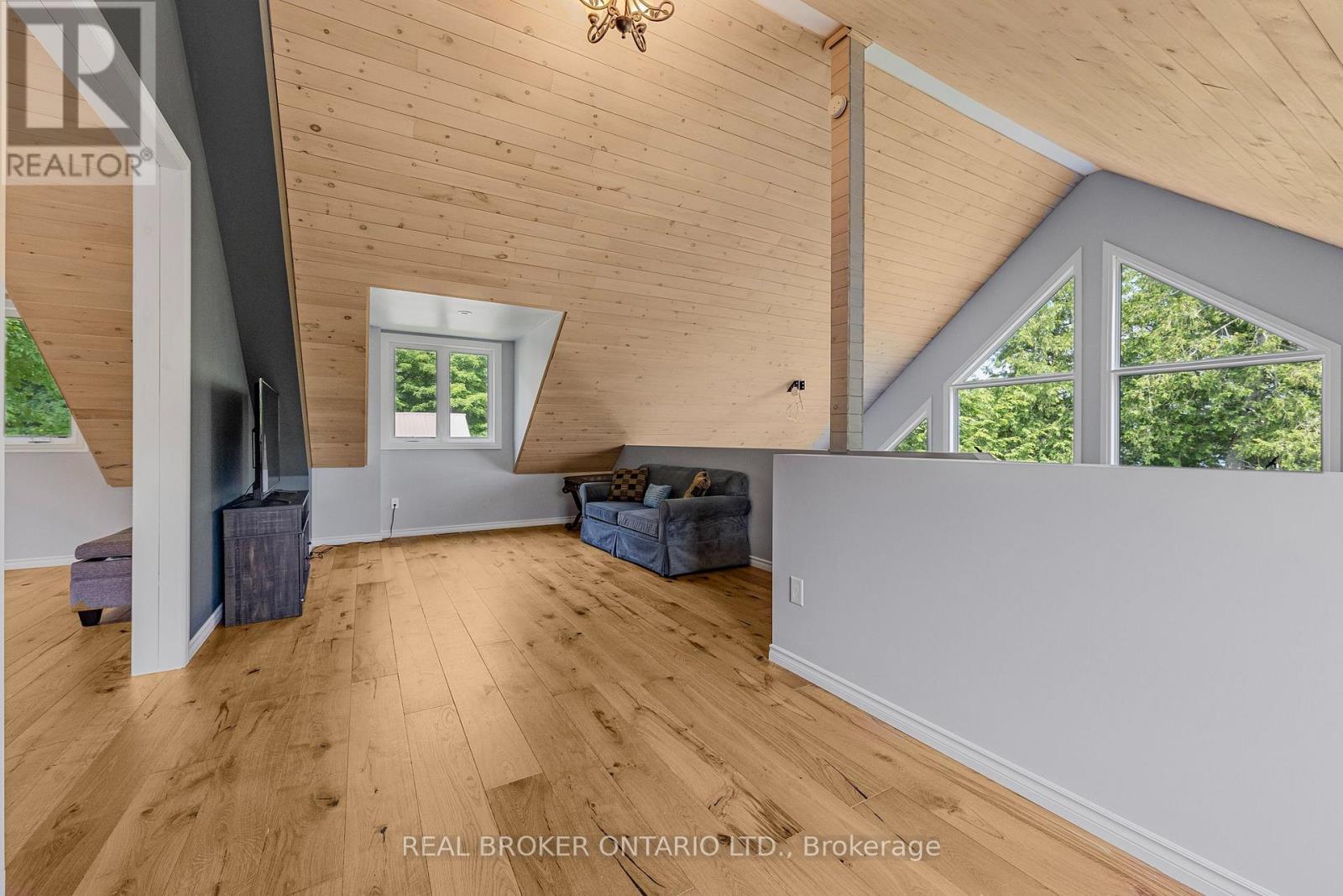 1 Mckowen Road, Mckellar, ON - Indoor Photo Showing Other Room