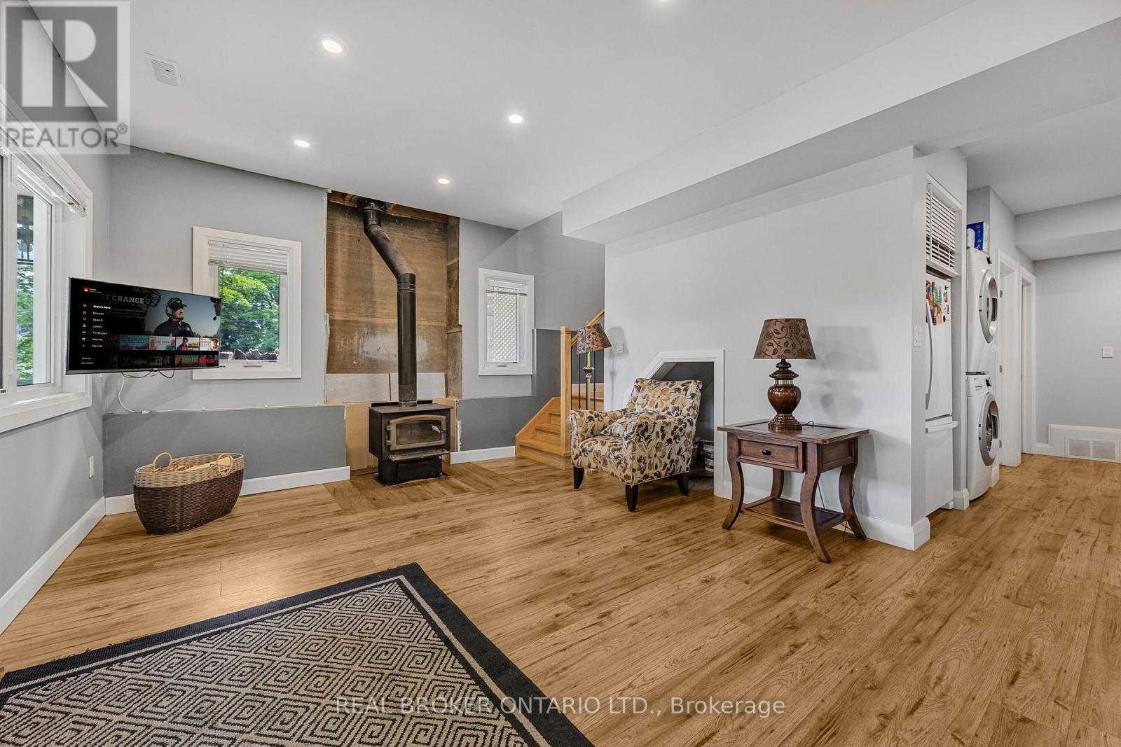 1 Mckowen Road, Mckellar, ON - Indoor Photo Showing Other Room
