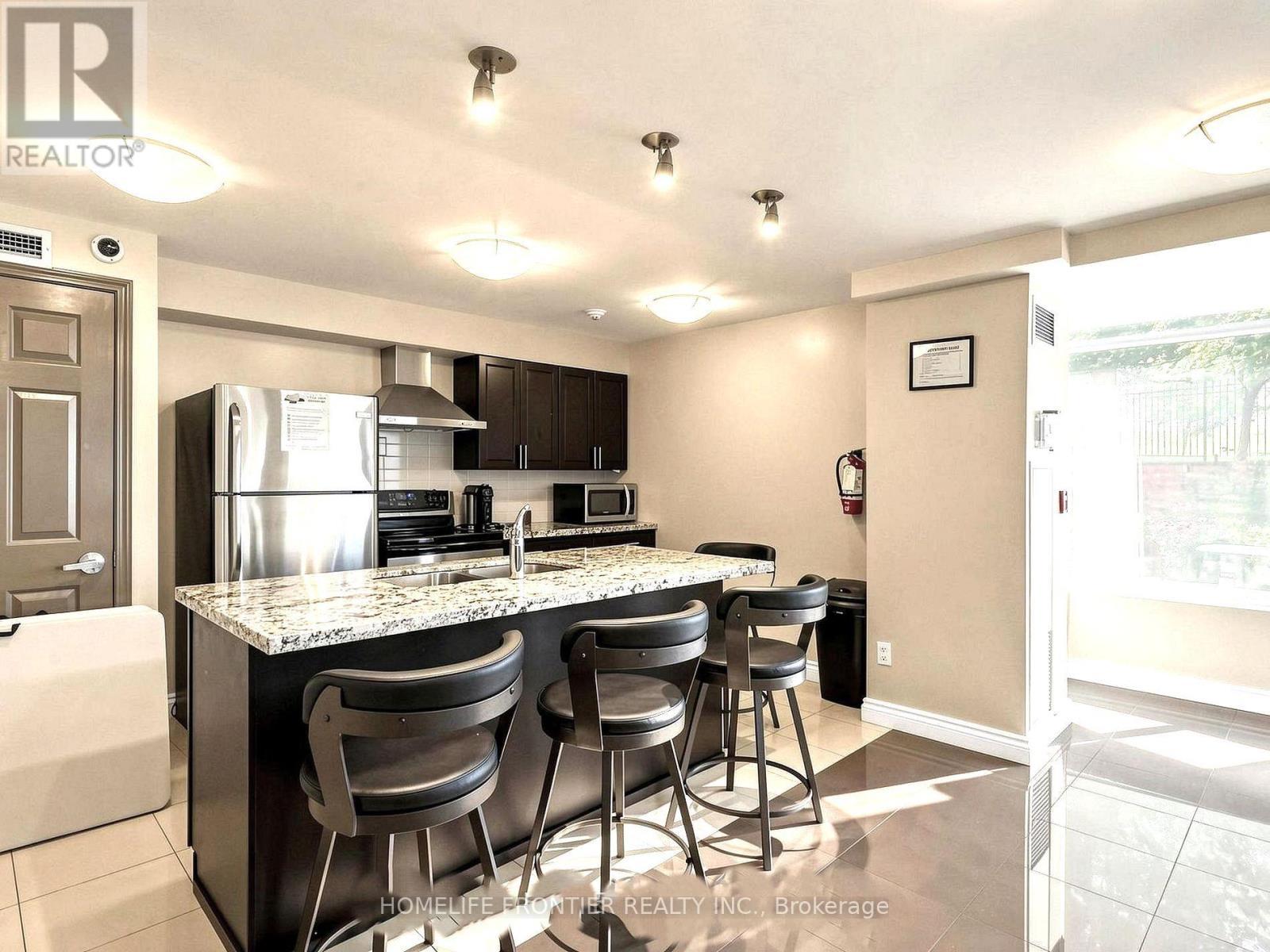 716 - 18 Valley Woods Road, Toronto, ON - Indoor
