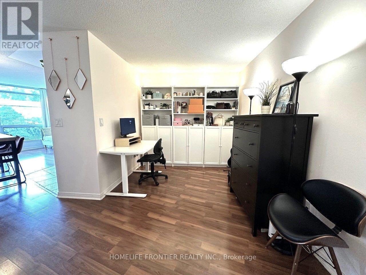 716 - 18 Valley Woods Road, Toronto, ON - Indoor