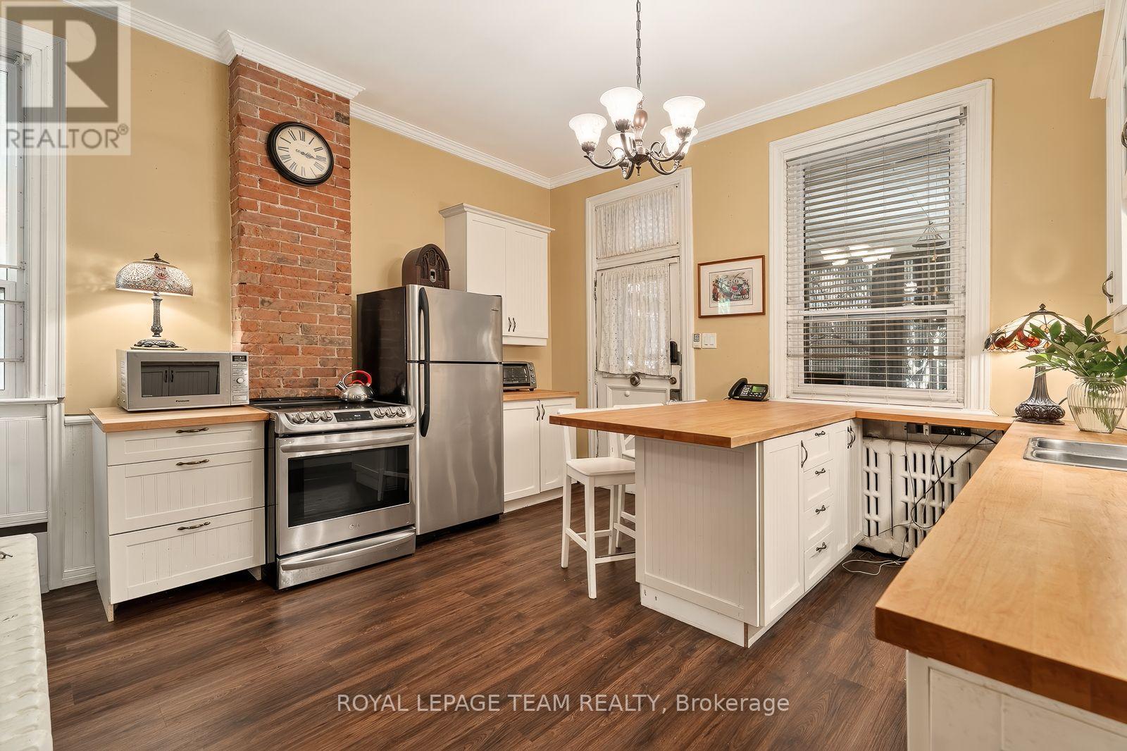 525 King Edward Avenue, Ottawa, ON - Indoor Photo Showing Kitchen