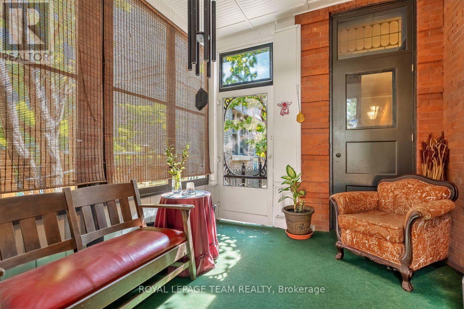 525 King Edward Avenue, Ottawa, ON - Indoor