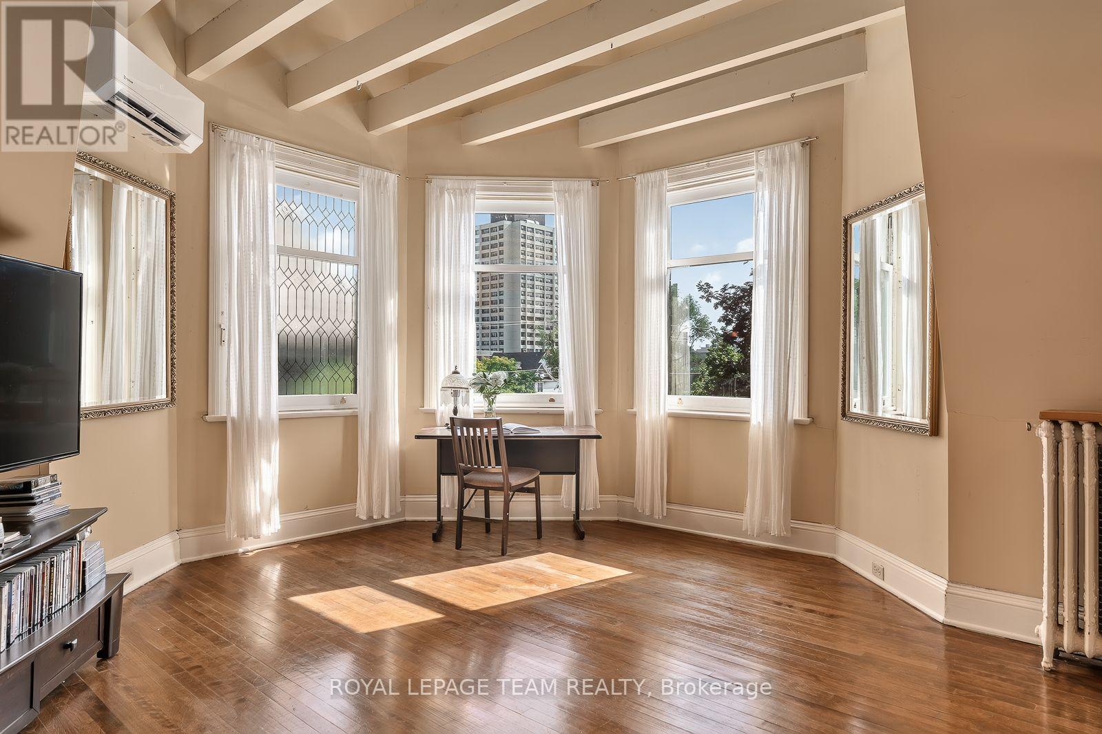 525 King Edward Avenue, Ottawa, ON - Indoor