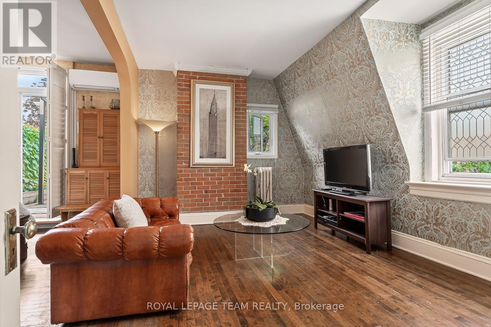 525 King Edward Avenue, Ottawa, ON - Indoor