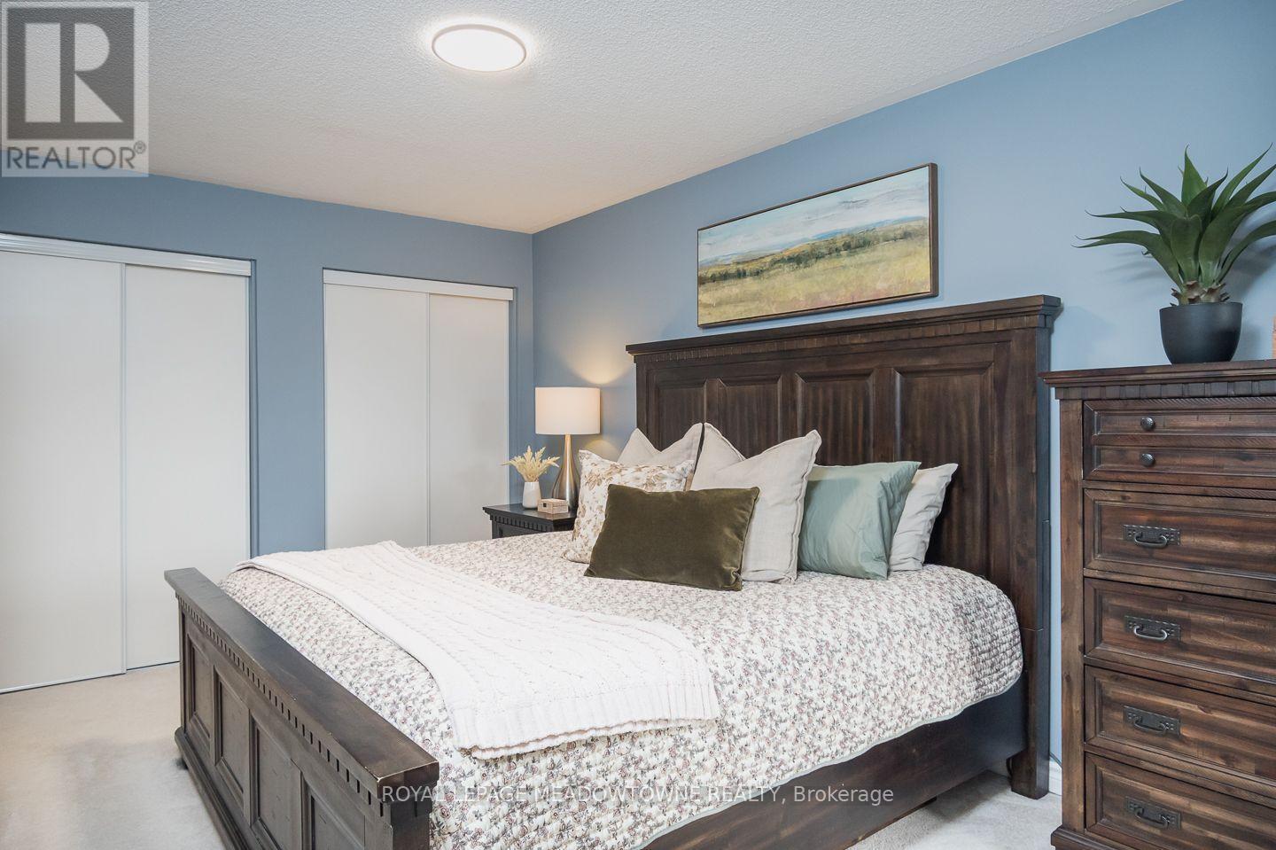 275 Eves Gate, Milton, ON - Indoor Photo Showing Bedroom