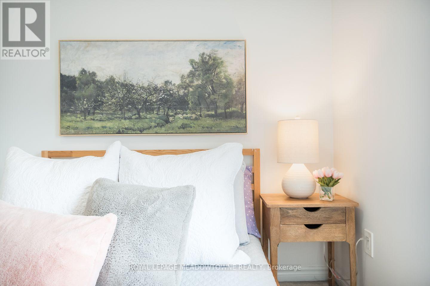 275 Eves Gate, Milton, ON - Indoor Photo Showing Bedroom