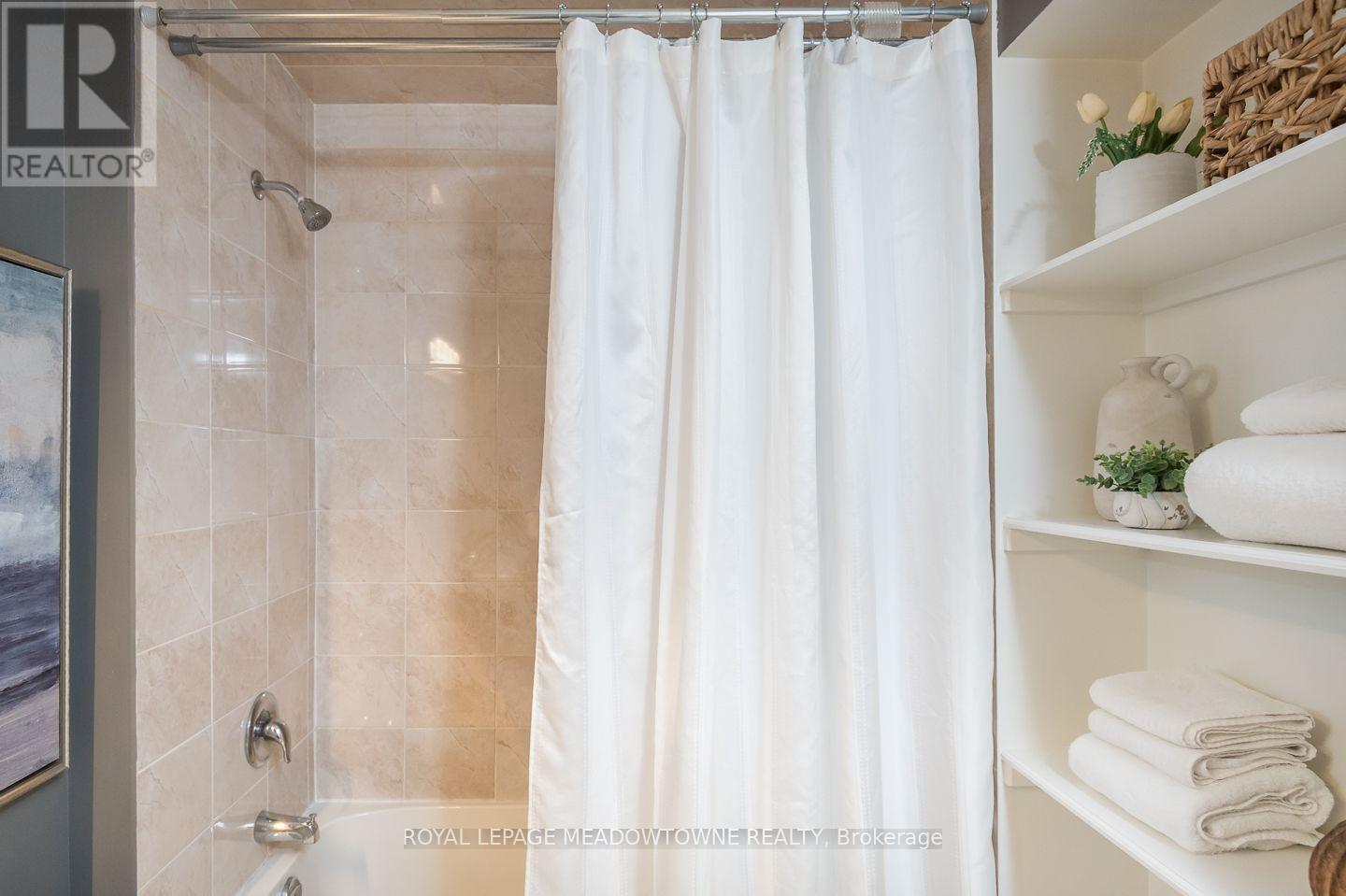 275 Eves Gate, Milton, ON - Indoor Photo Showing Bathroom