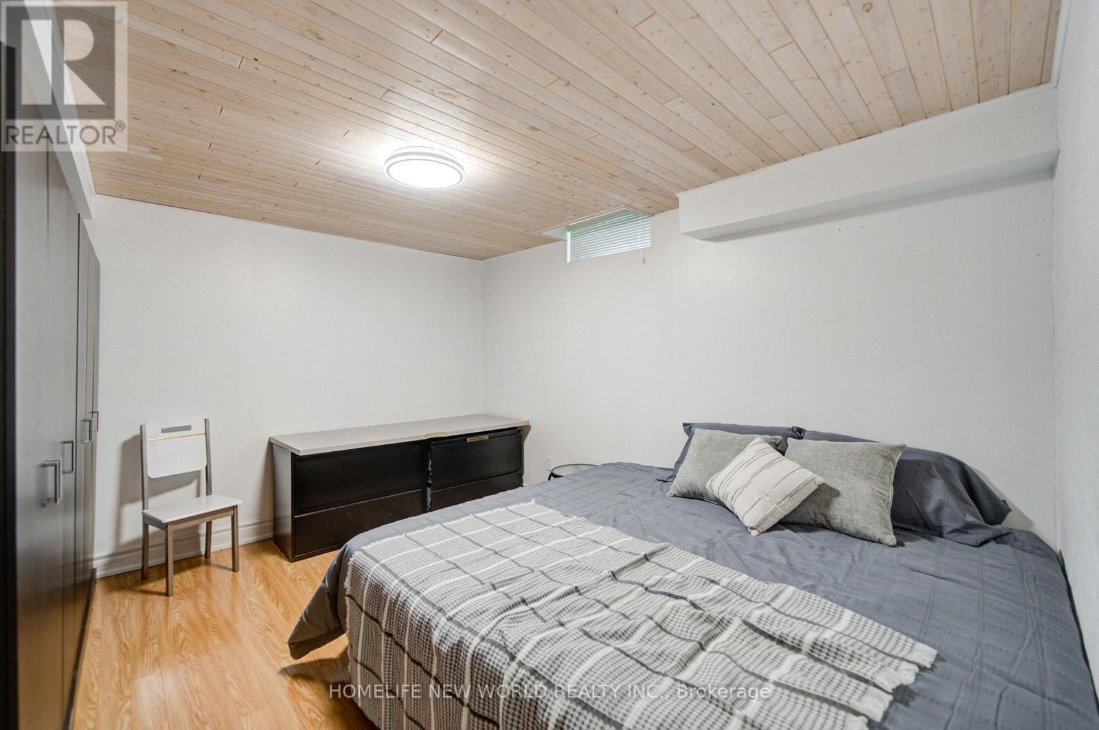 12 Bellside Drive, Markham, ON - Indoor Photo Showing Bedroom