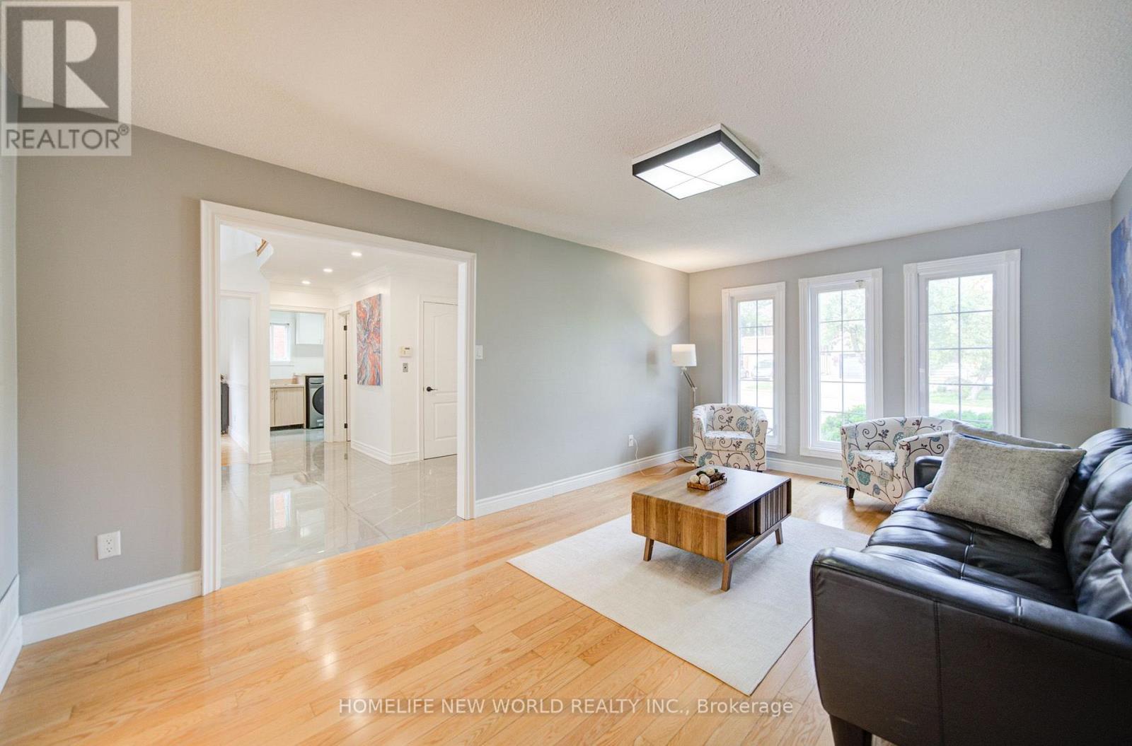 12 Bellside Drive, Markham, ON - Indoor Photo Showing Living Room