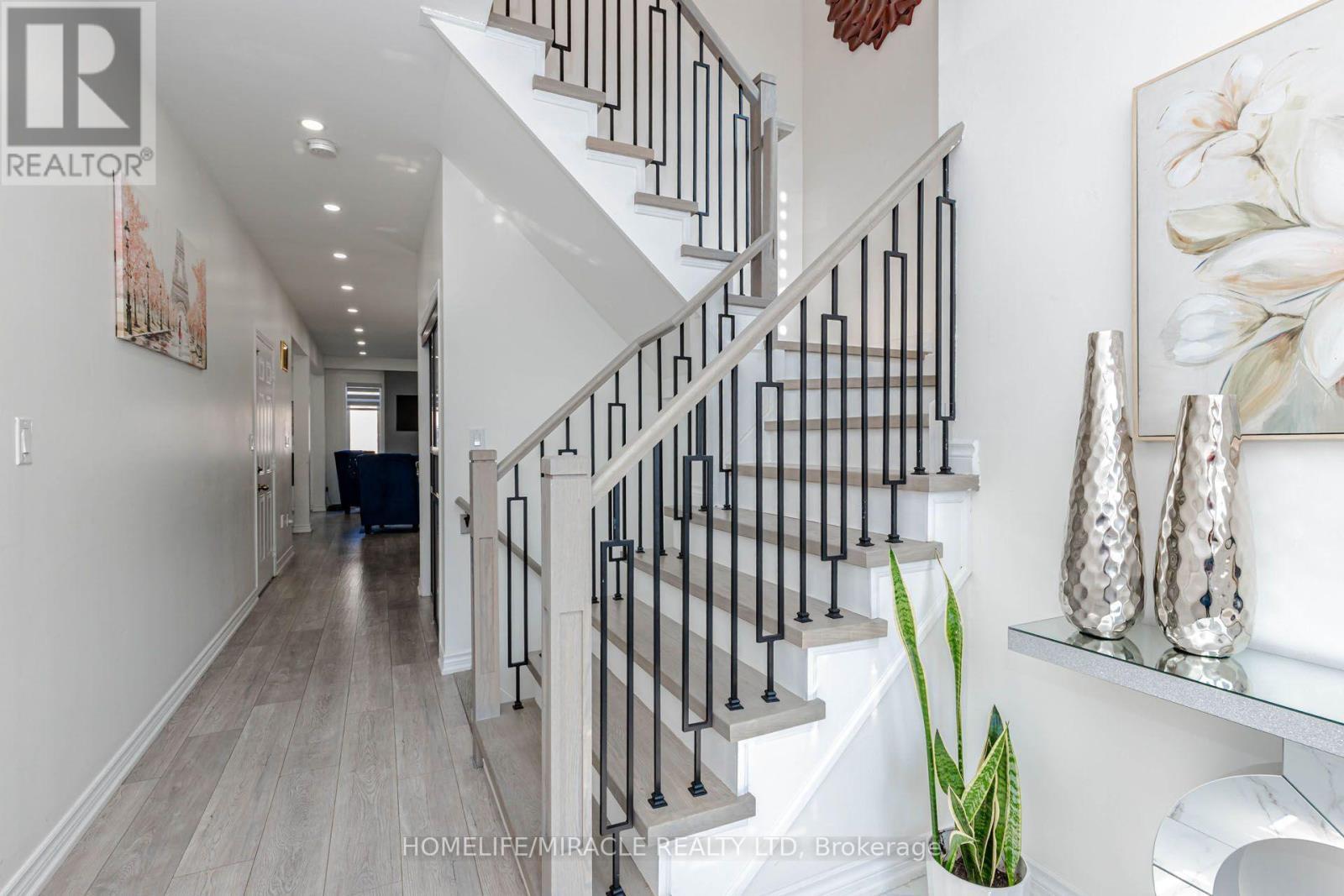 36 Tidemore Heights, Hamilton, ON - Indoor Photo Showing Other Room