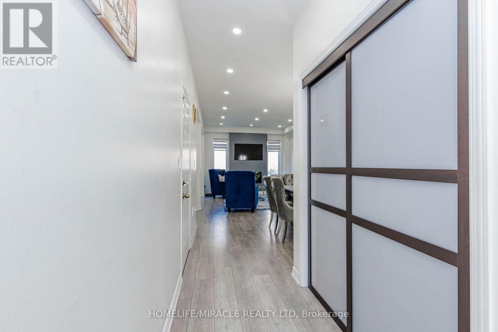 36 Tidemore Heights, Hamilton, ON - Indoor Photo Showing Other Room