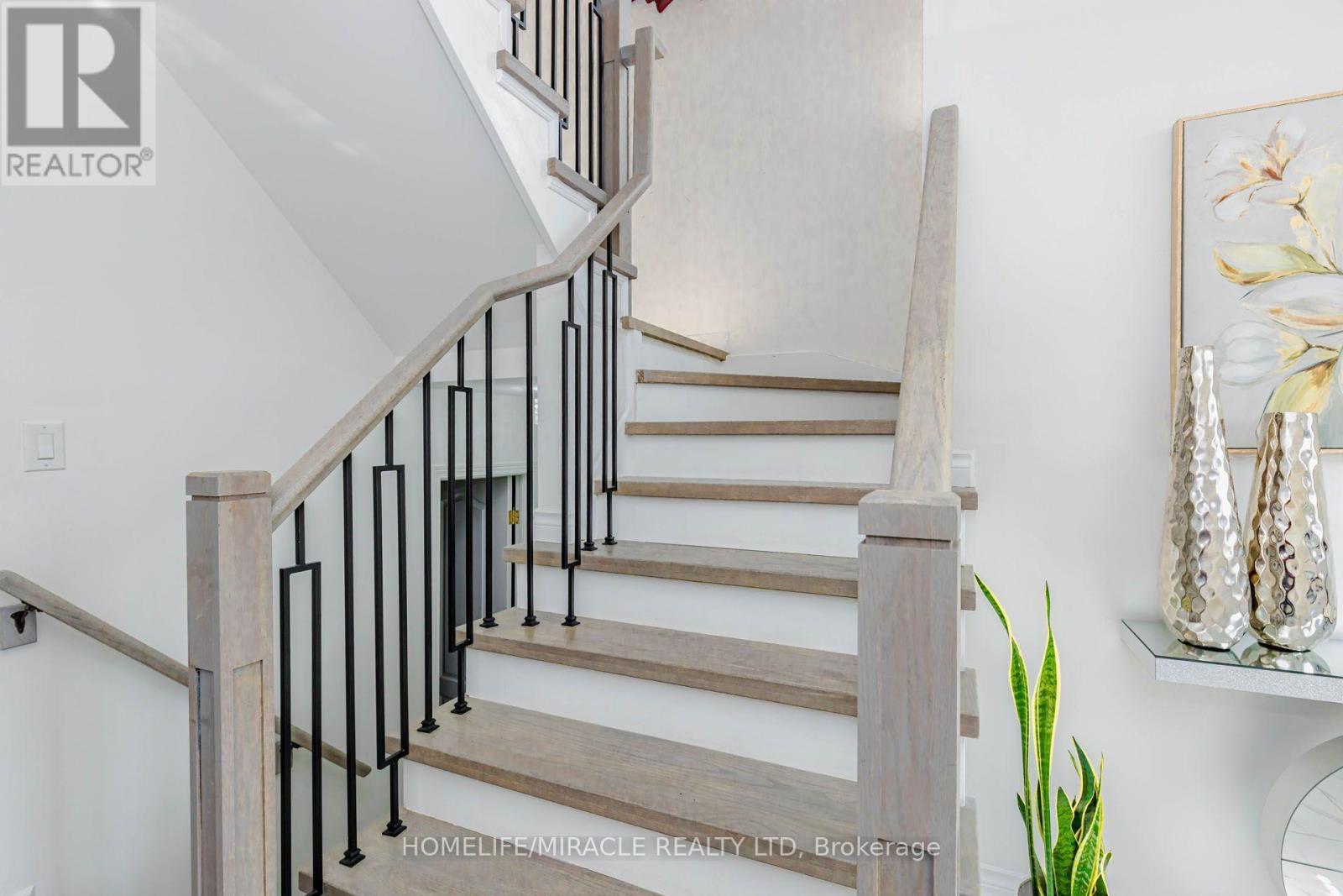 36 Tidemore Heights, Hamilton, ON - Indoor Photo Showing Other Room