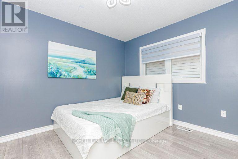 36 Tidemore Heights, Hamilton, ON - Indoor Photo Showing Bedroom