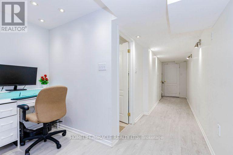 36 Tidemore Heights, Hamilton, ON - Indoor Photo Showing Office