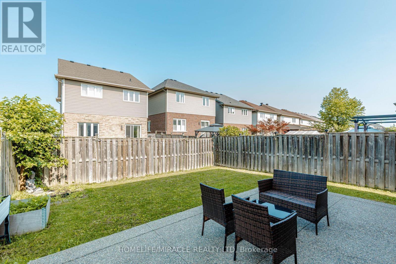 36 Tidemore Heights, Hamilton, ON - Outdoor