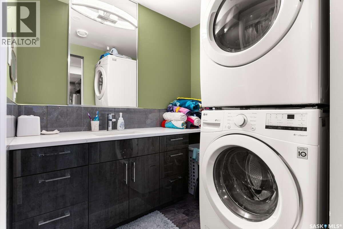 3601 Grassick Avenue, Regina, SK - Indoor Photo Showing Laundry Room