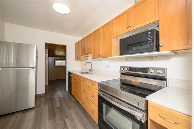 838 Atlantic Ave, Winnipeg, MB - Indoor Photo Showing Kitchen
