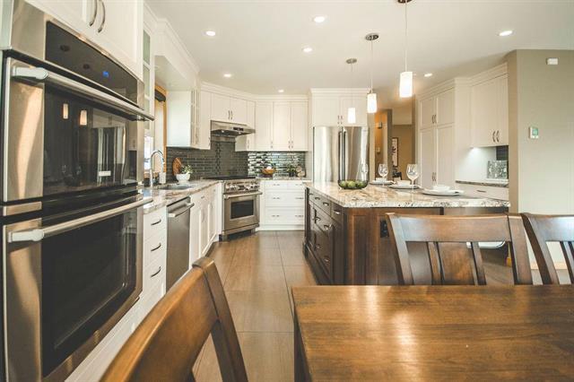 55 Winterhaven Dr, Winnipeg, MB - Indoor Photo Showing Kitchen With Upgraded Kitchen