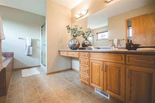 55 Winterhaven Dr, Winnipeg, MB - Indoor Photo Showing Bathroom