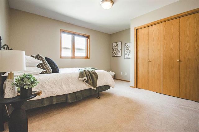 55 Winterhaven Dr, Winnipeg, MB - Indoor Photo Showing Bedroom