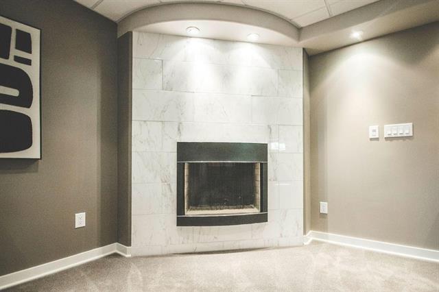55 Winterhaven Dr, Winnipeg, MB - Indoor With Fireplace