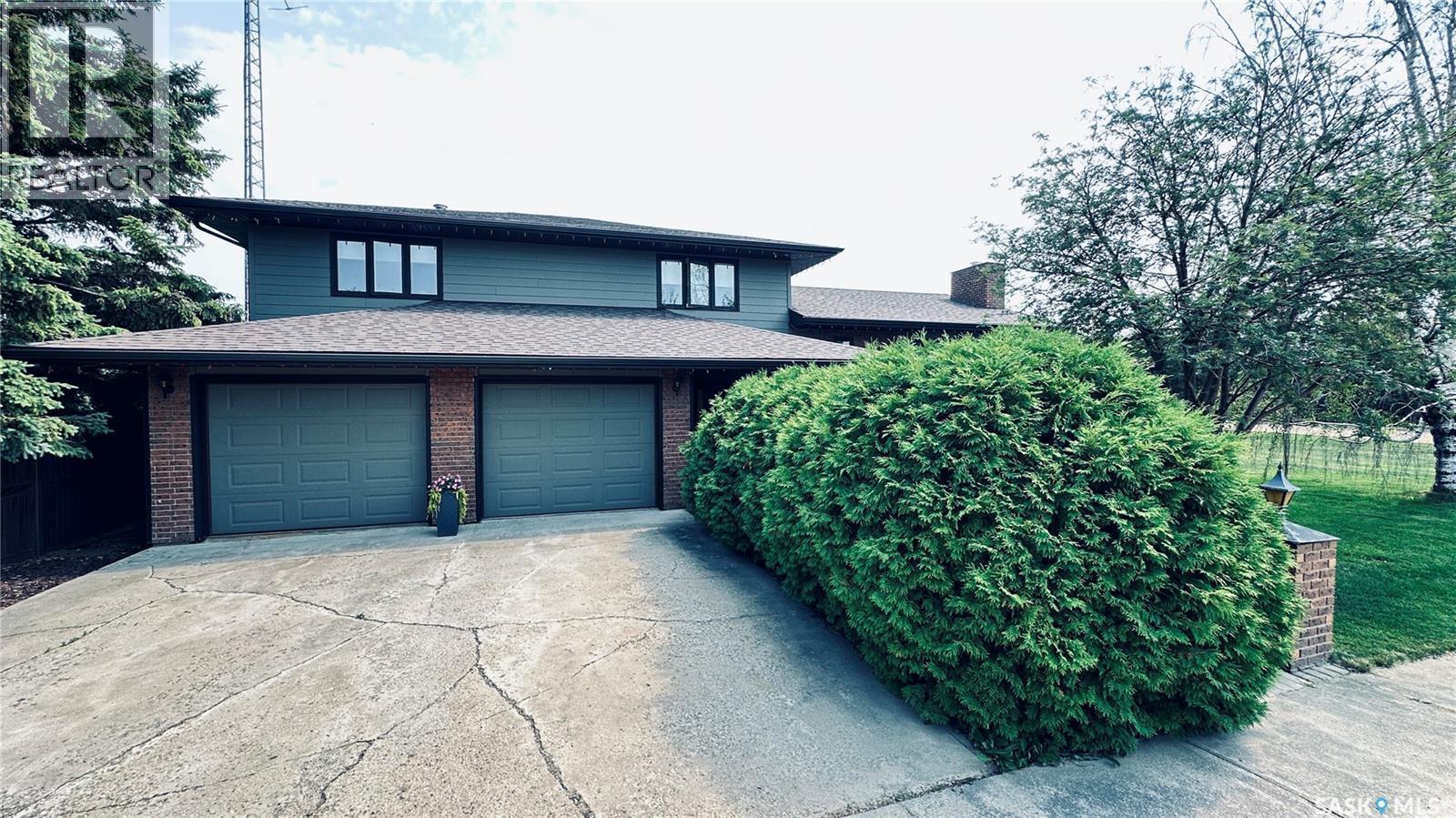 816 1St Avenue, Zenon Park, SK - Outdoor