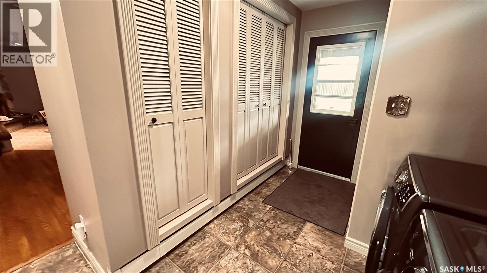 816 1St Avenue, Zenon Park, SK - Indoor Photo Showing Other Room