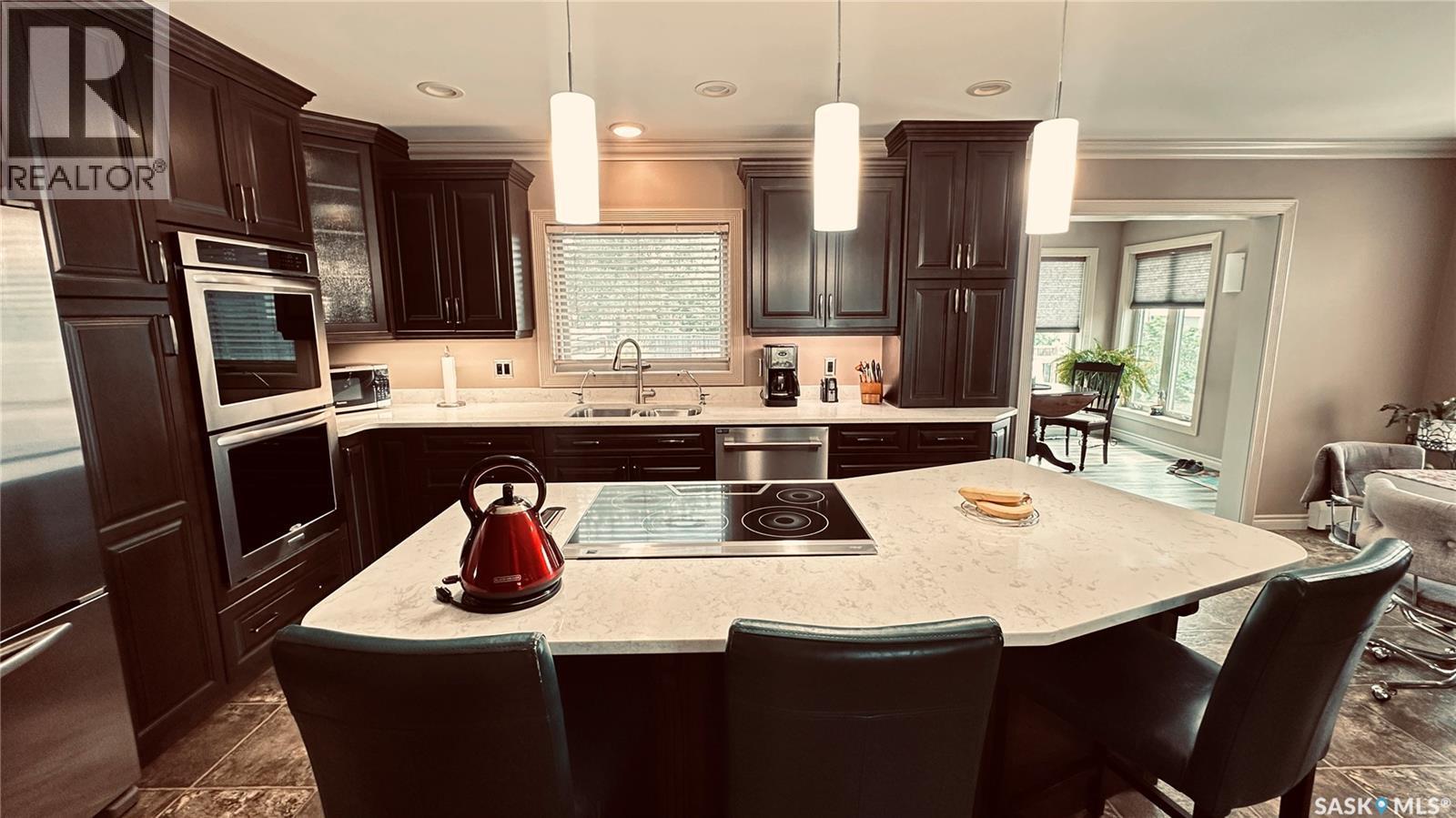 816 1St Avenue, Zenon Park, SK - Indoor