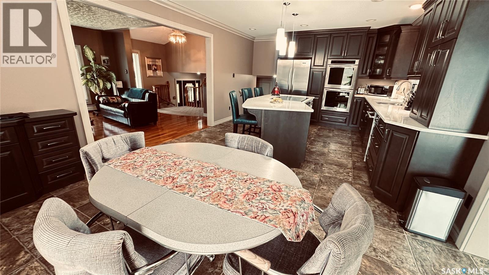 816 1St Avenue, Zenon Park, SK - Indoor Photo Showing Dining Room