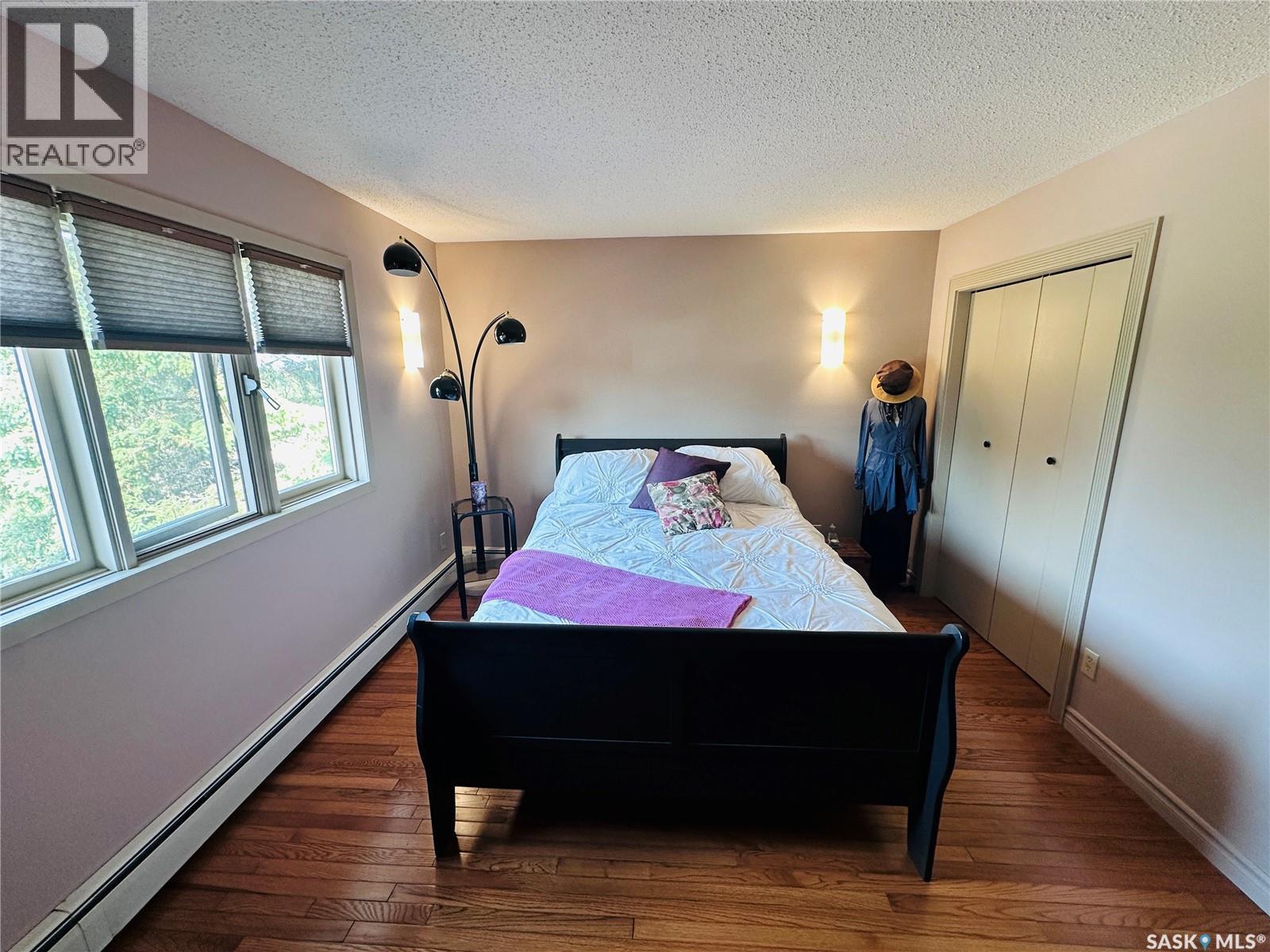 816 1St Avenue, Zenon Park, SK - Indoor Photo Showing Bedroom