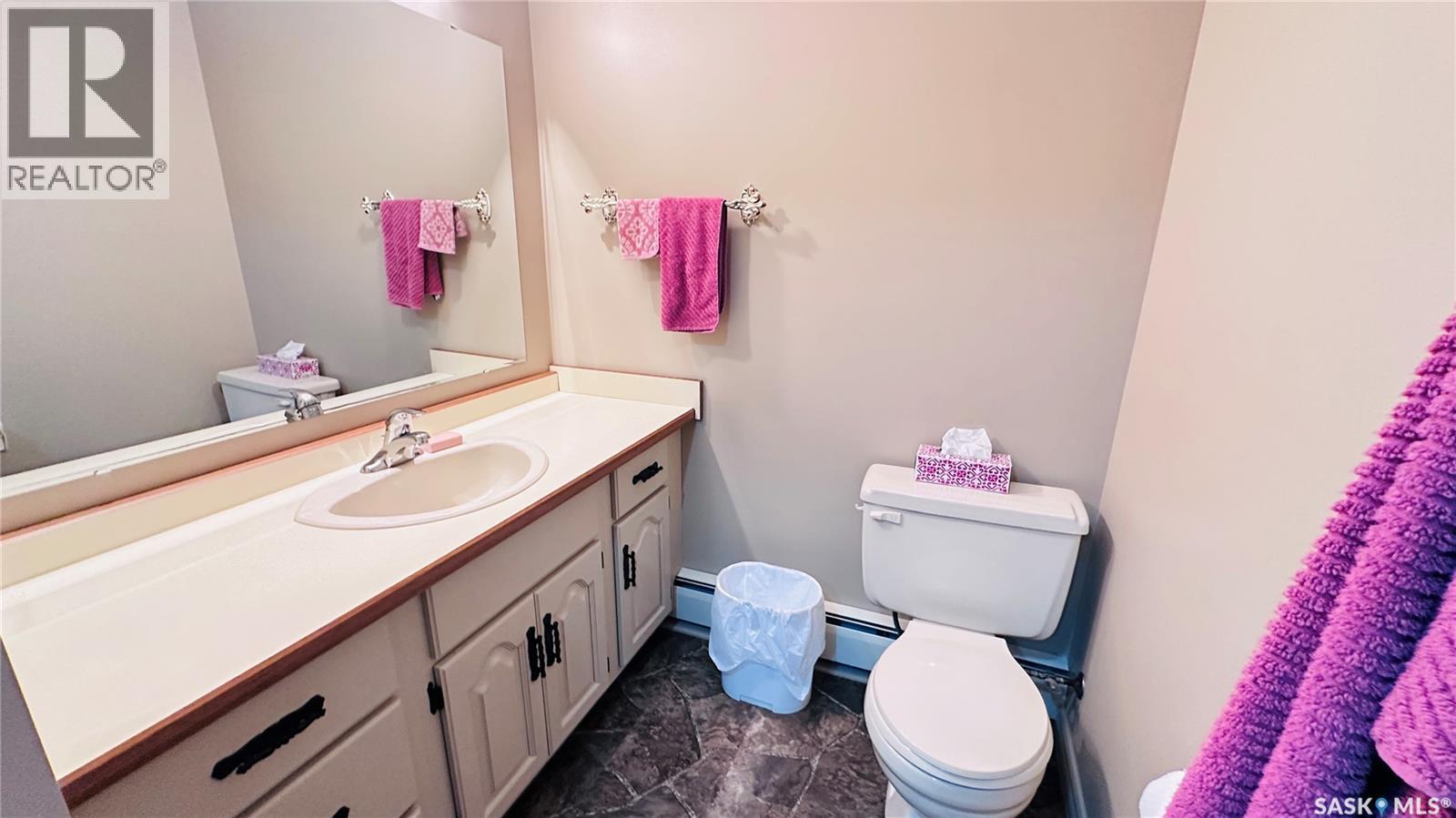 816 1St Avenue, Zenon Park, SK - Indoor Photo Showing Bathroom