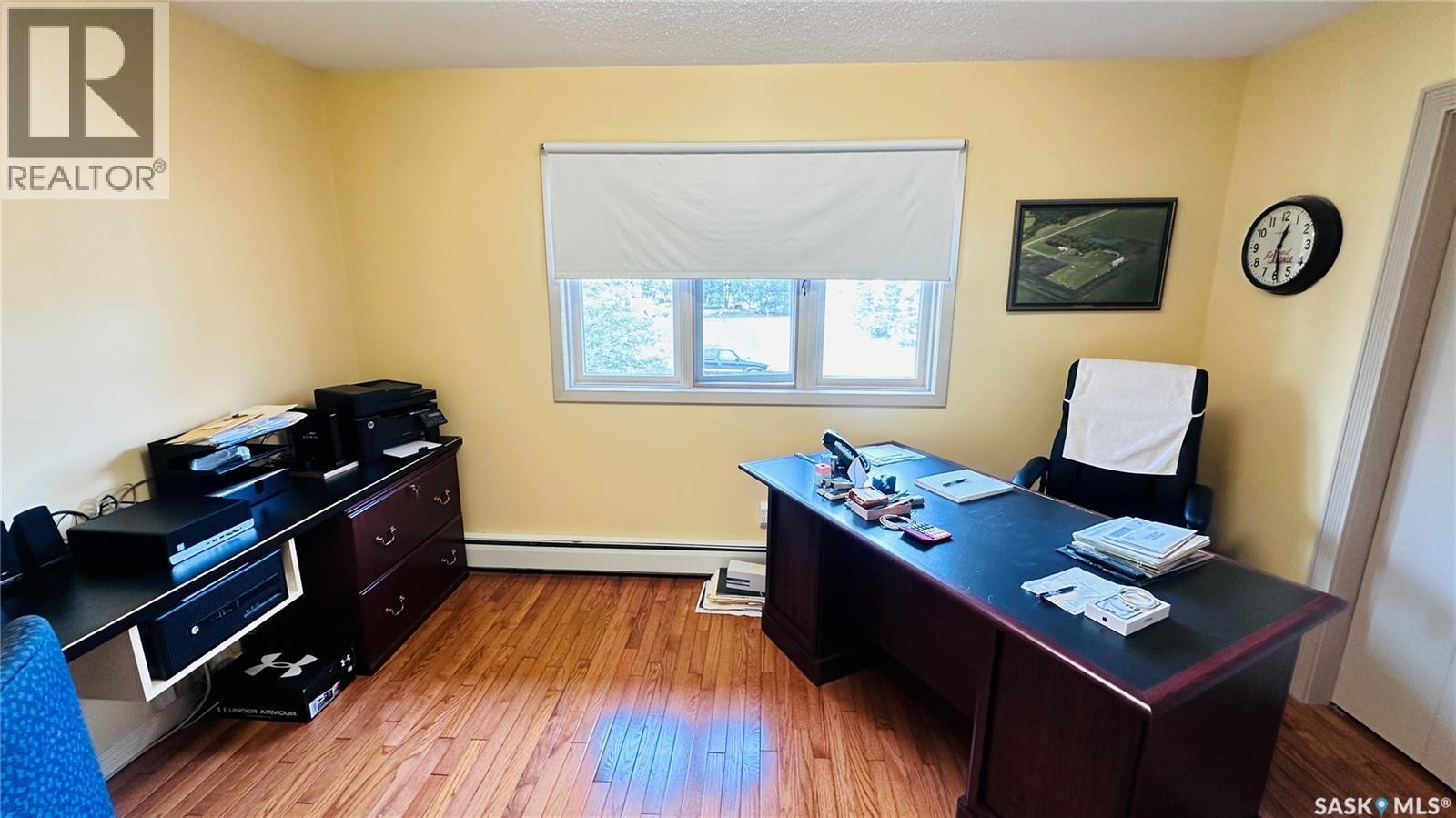 816 1St Avenue, Zenon Park, SK - Indoor