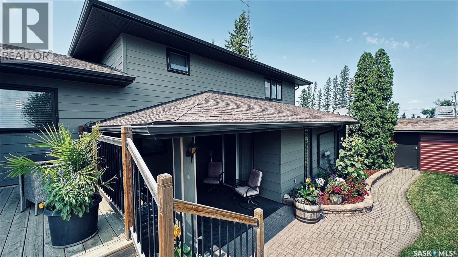 816 1St Avenue, Zenon Park, SK - Outdoor With Exterior