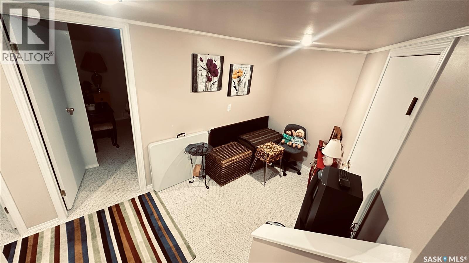 816 1St Avenue, Zenon Park, SK - Indoor Photo Showing Other Room