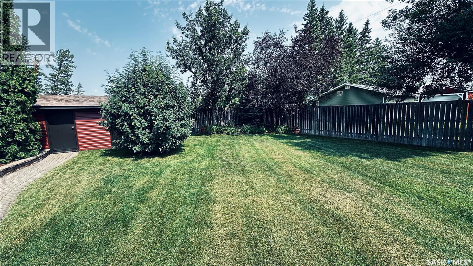 816 1St Avenue, Zenon Park, SK - Outdoor