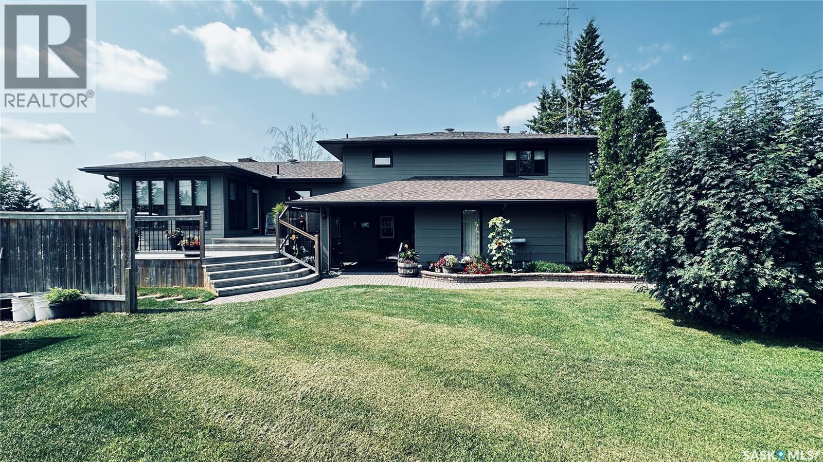 816 1St Avenue, Zenon Park, SK - Outdoor With Deck Patio Veranda
