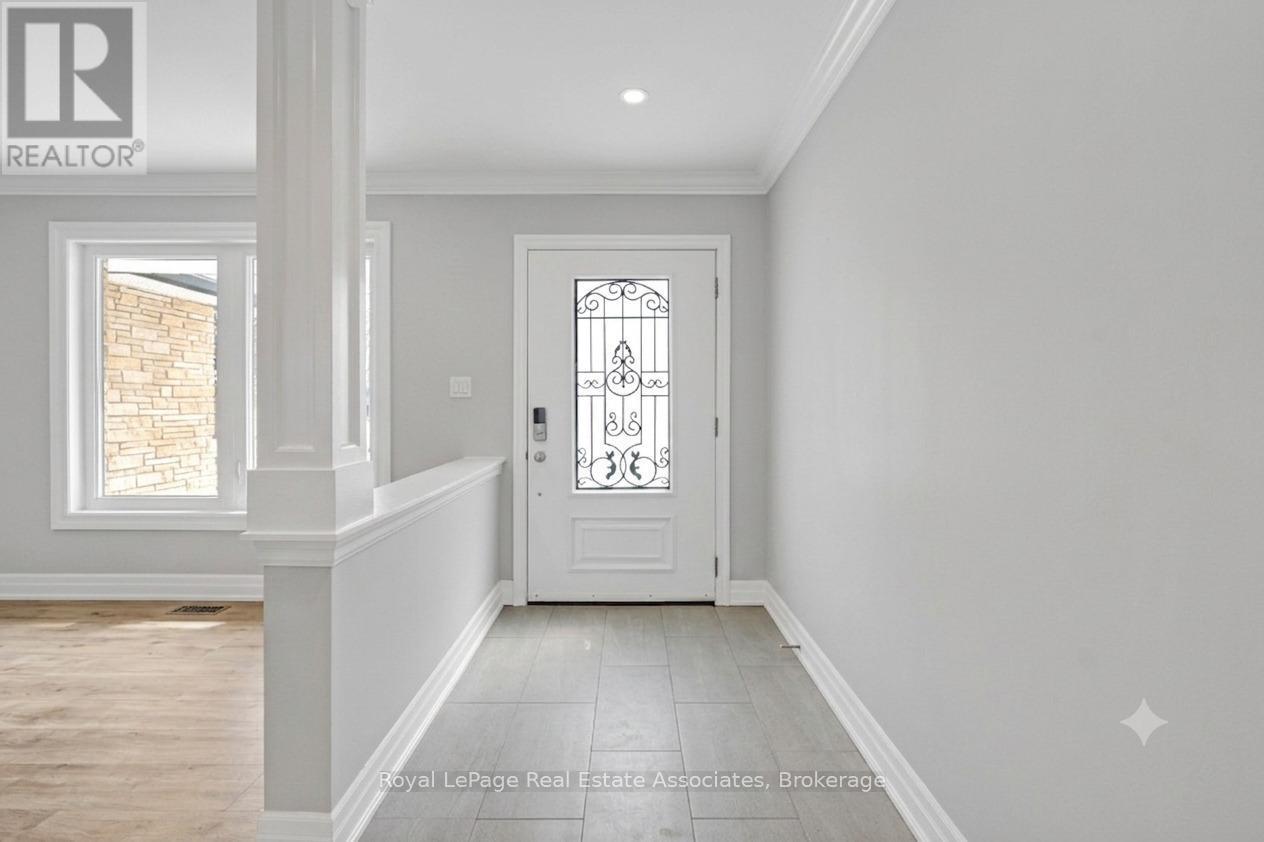 44 Mcclellan Road, Caledon, ON - Indoor Photo Showing Other Room