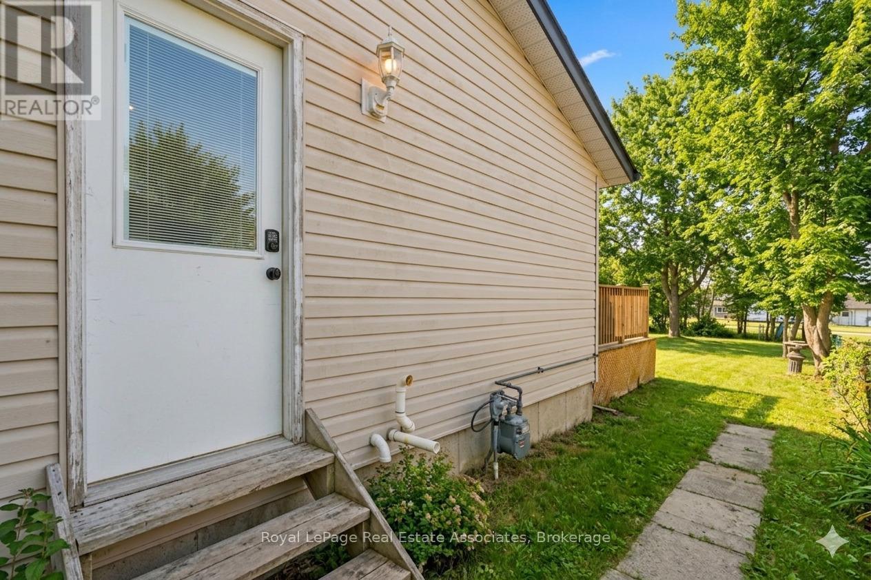44 Mcclellan Road, Caledon, ON - Outdoor With Exterior
