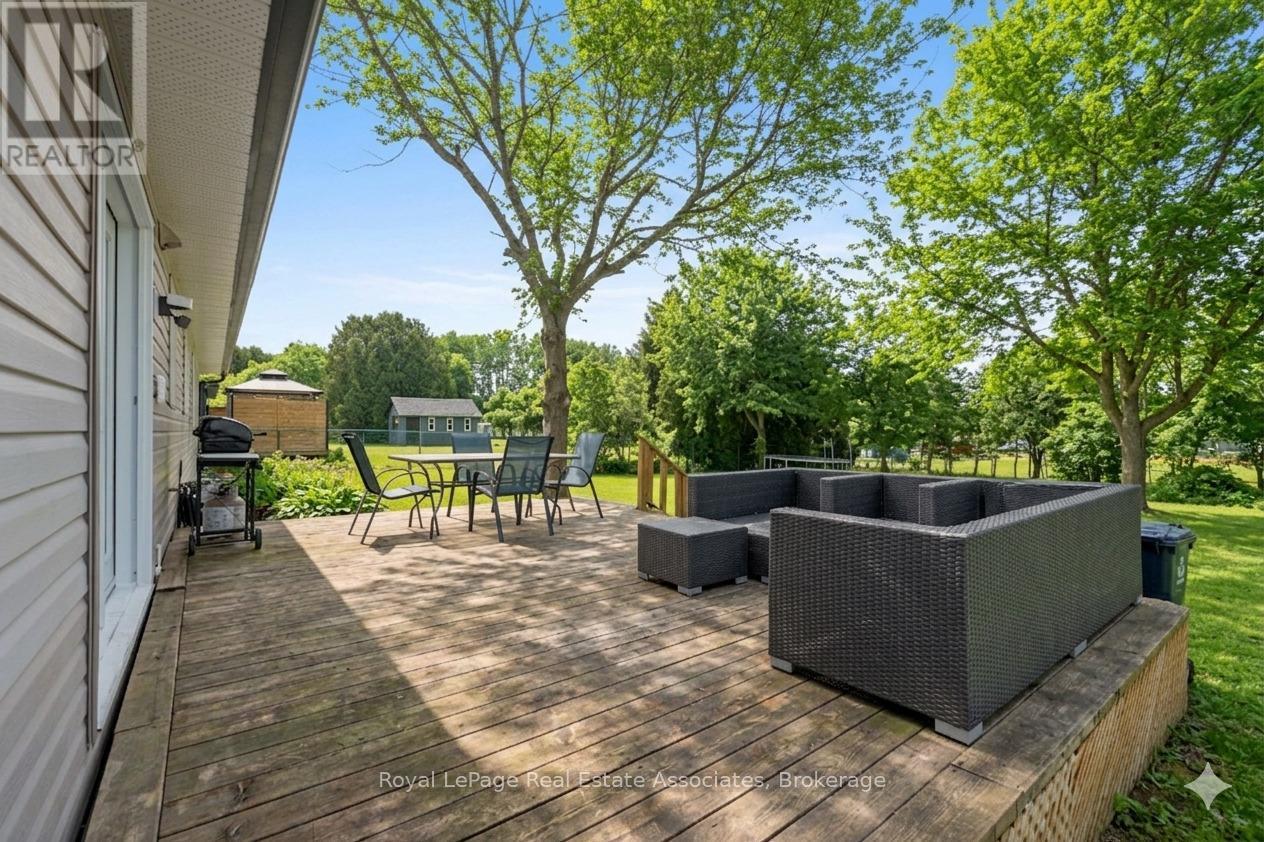 44 Mcclellan Road, Caledon, ON - Outdoor With Deck Patio Veranda