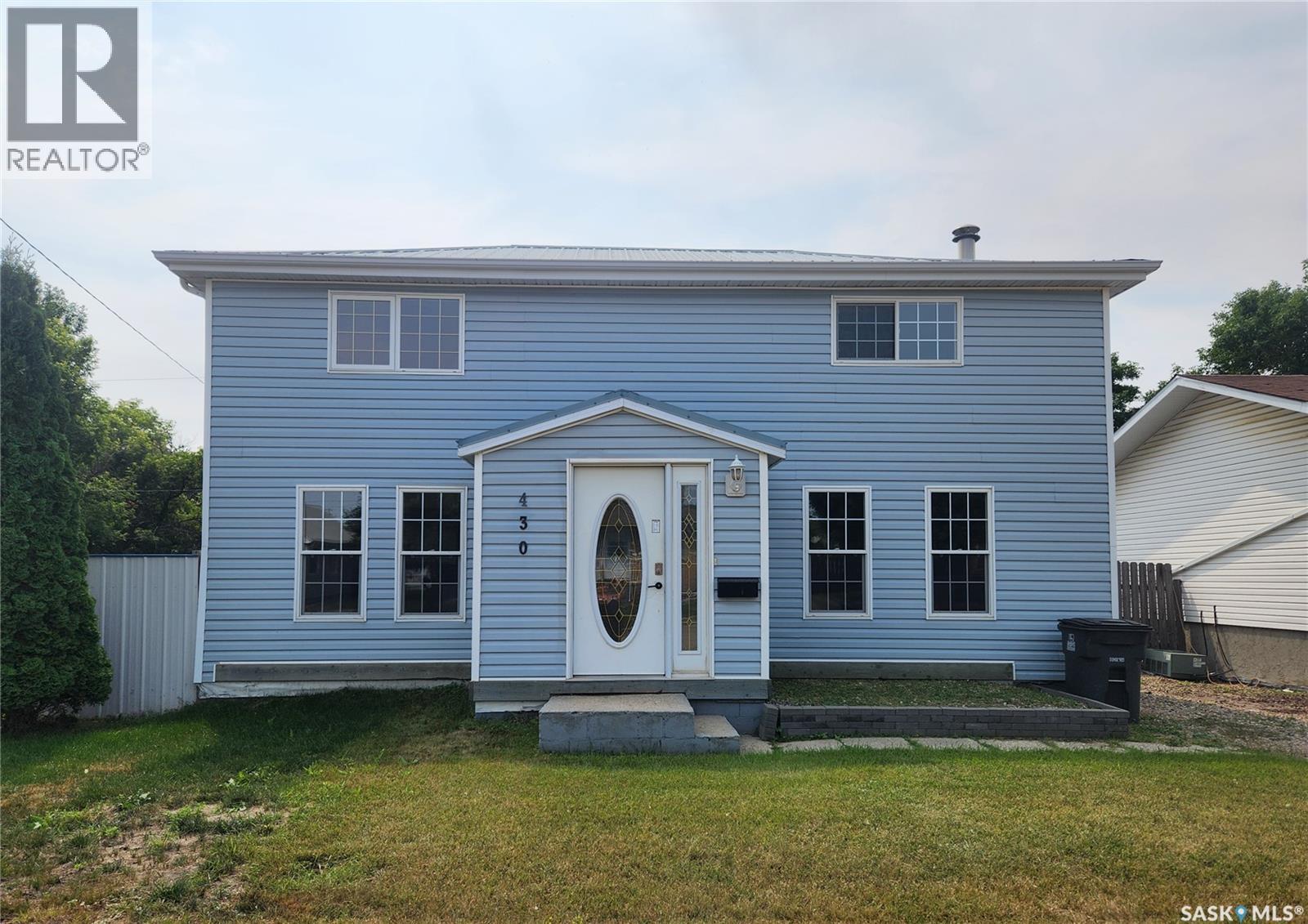 430 3Rd Street, Estevan, SK - Outdoor
