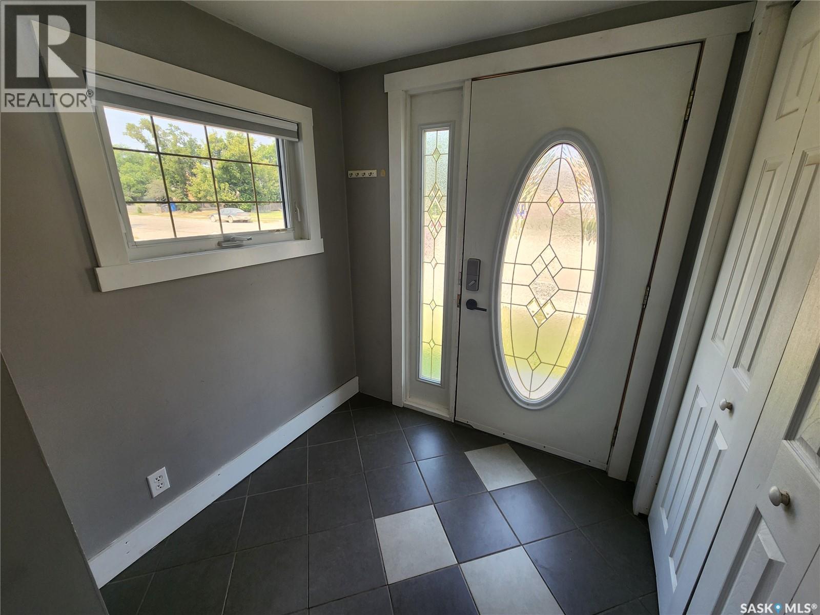 430 3Rd Street, Estevan, SK - Indoor Photo Showing Other Room