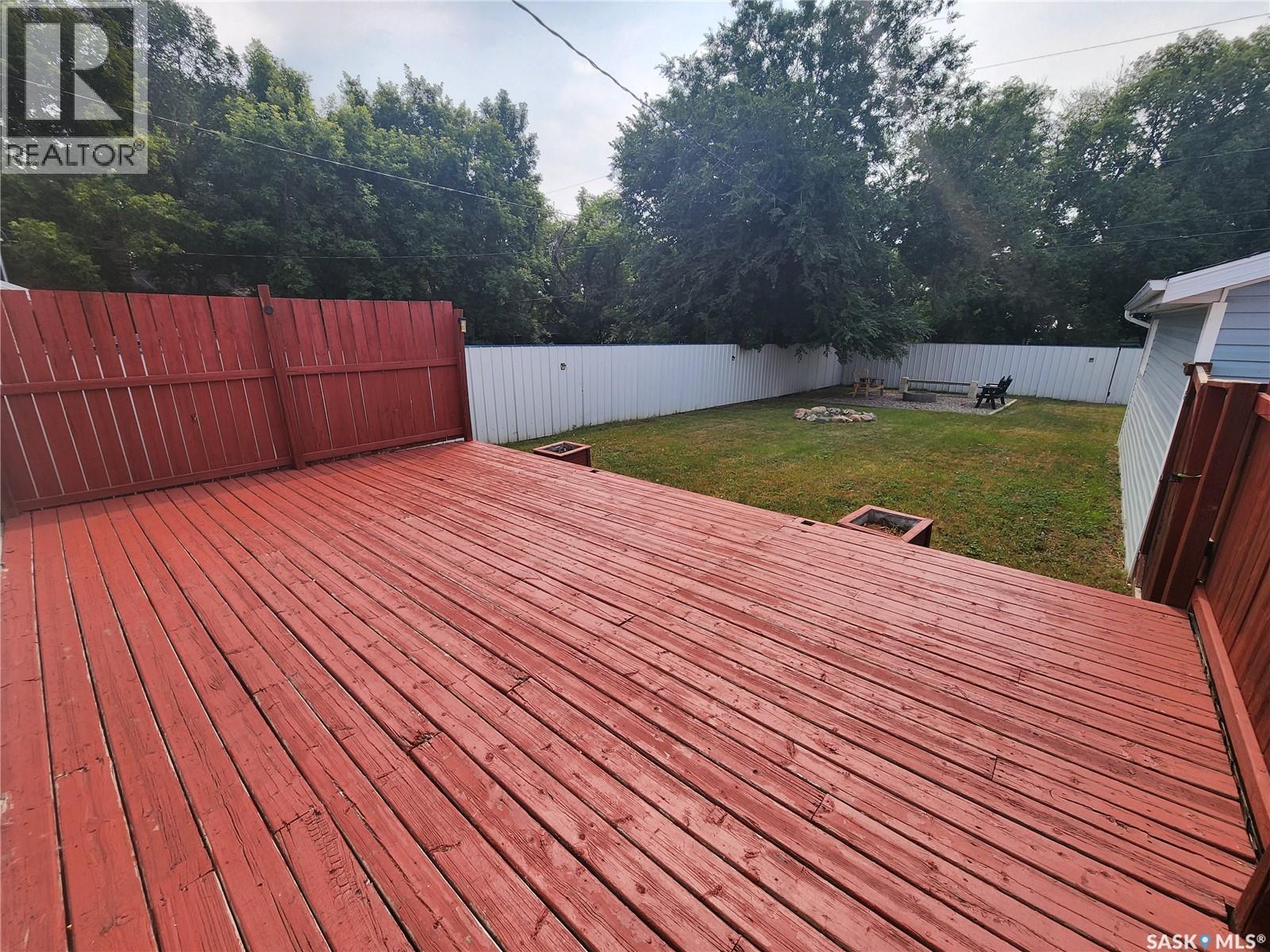 430 3Rd Street, Estevan, SK - Outdoor With Deck Patio Veranda