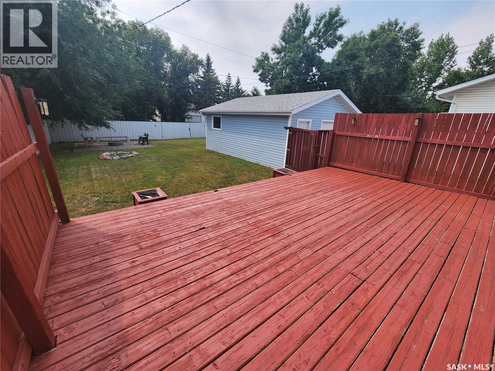 430 3Rd Street, Estevan, SK - Outdoor With Deck Patio Veranda