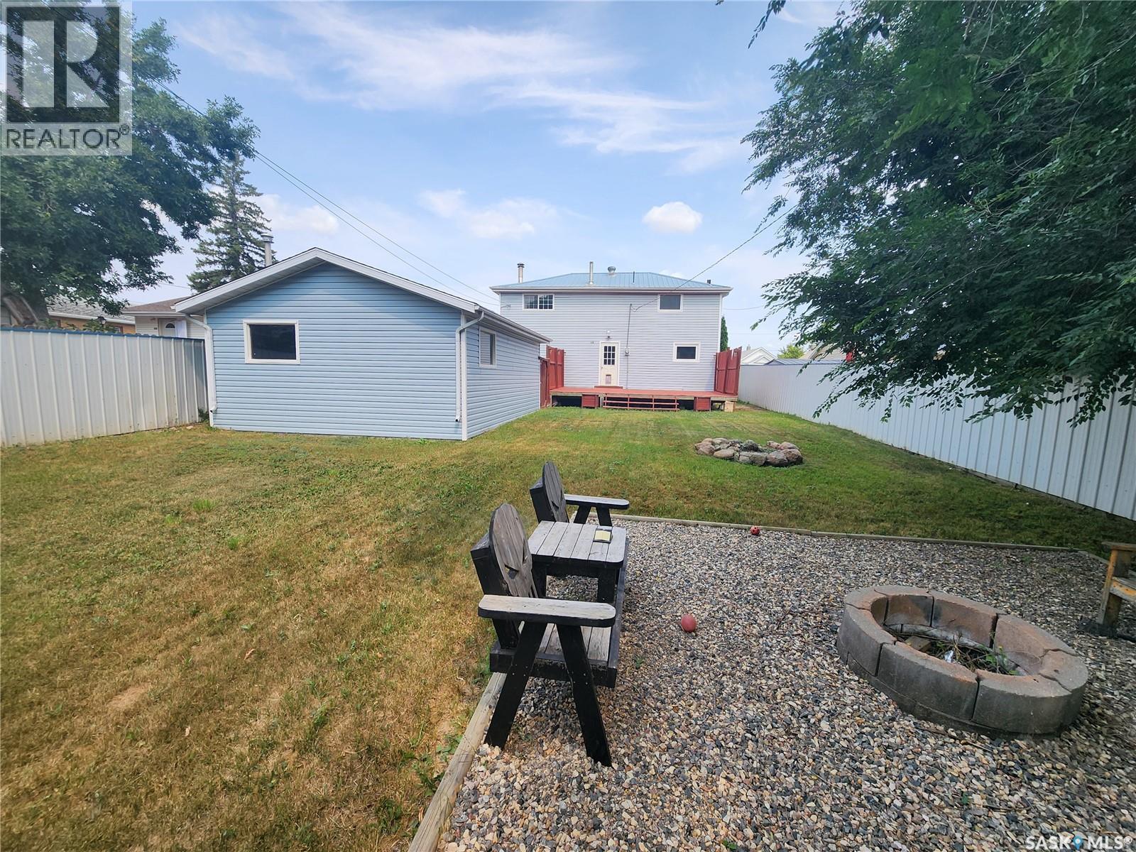 430 3Rd Street, Estevan, SK - Outdoor