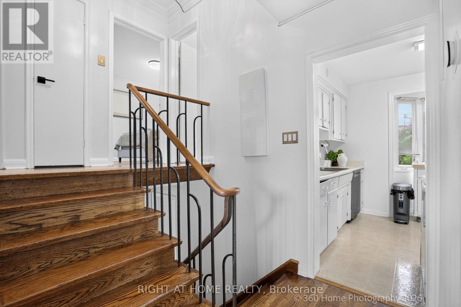 100 Perivale Crescent, Toronto, ON - Indoor Photo Showing Other Room